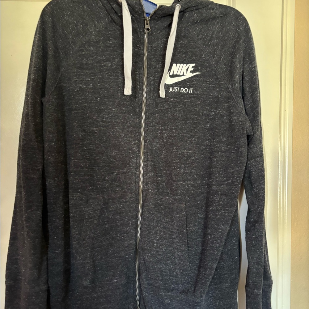 Women’s Nike Gray Zip-Up Hoodie X-Large